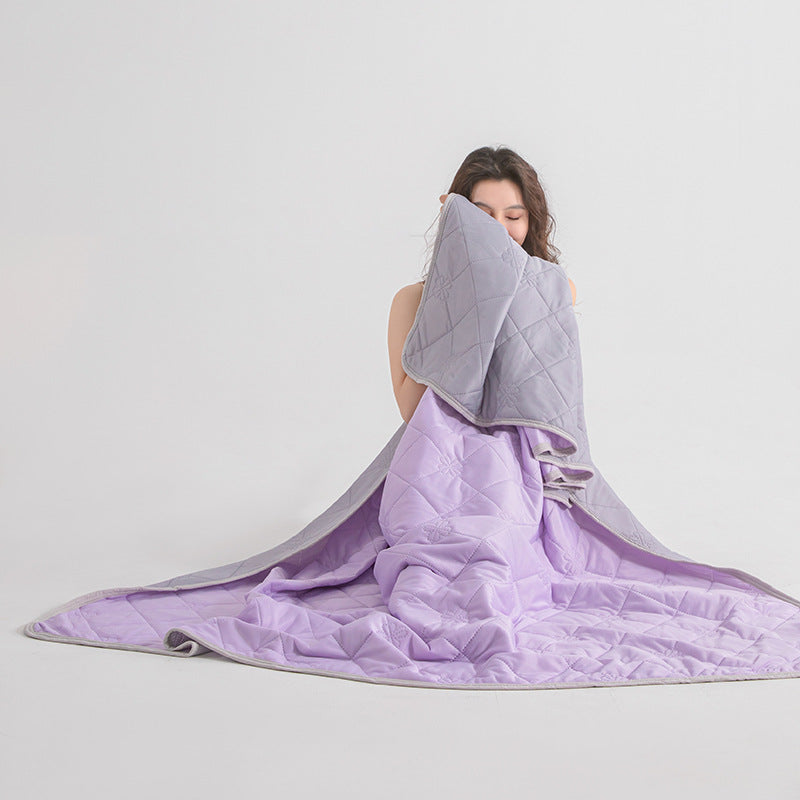 Grade A Cooling Blanket: Soft, breathable, king/queen size
