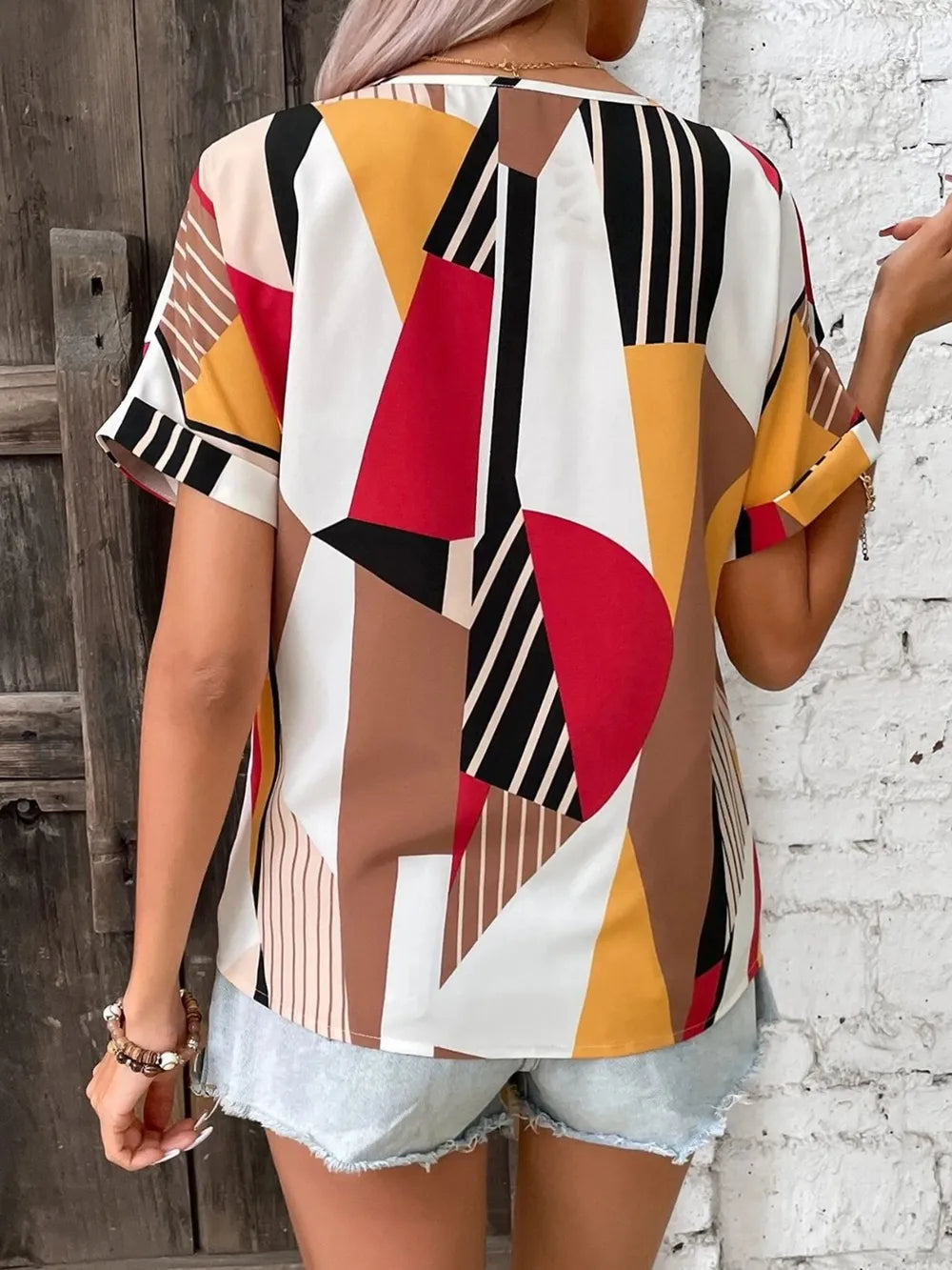 V-neck printed short sleeved shirt with women's geometric pattern contrasting color - E-Esther Clothing Store