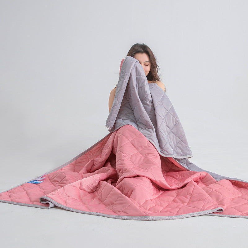 Grade A Cooling Blanket: Soft, breathable, king/queen size
