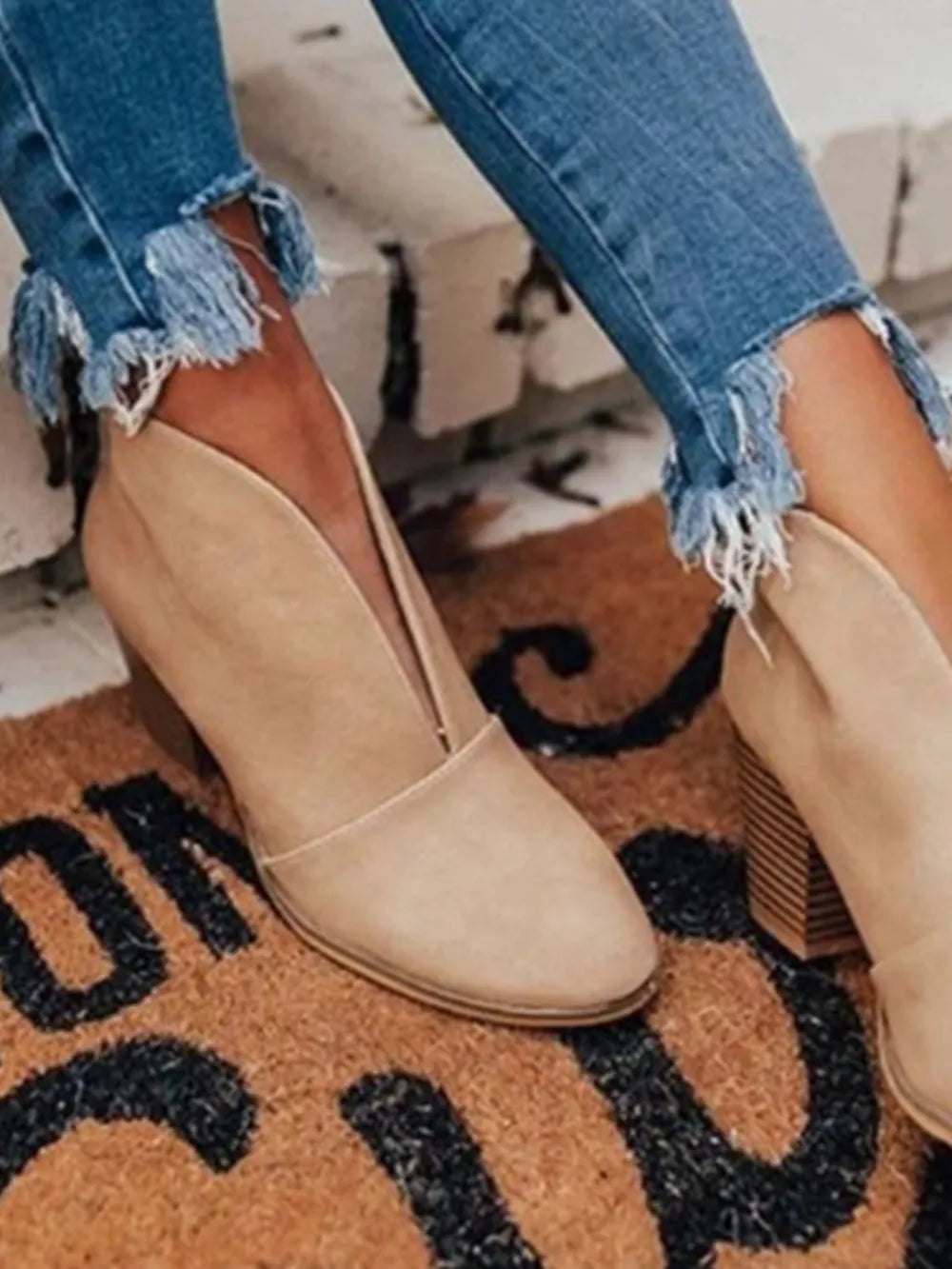 Point Toe Chunky Heeled Ankle Boots - E-Esther Clothing Store