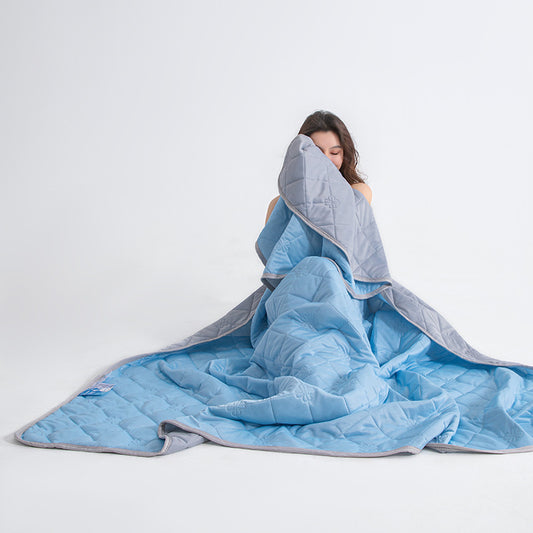 Grade A Cooling Blanket: Soft, breathable, king/queen size